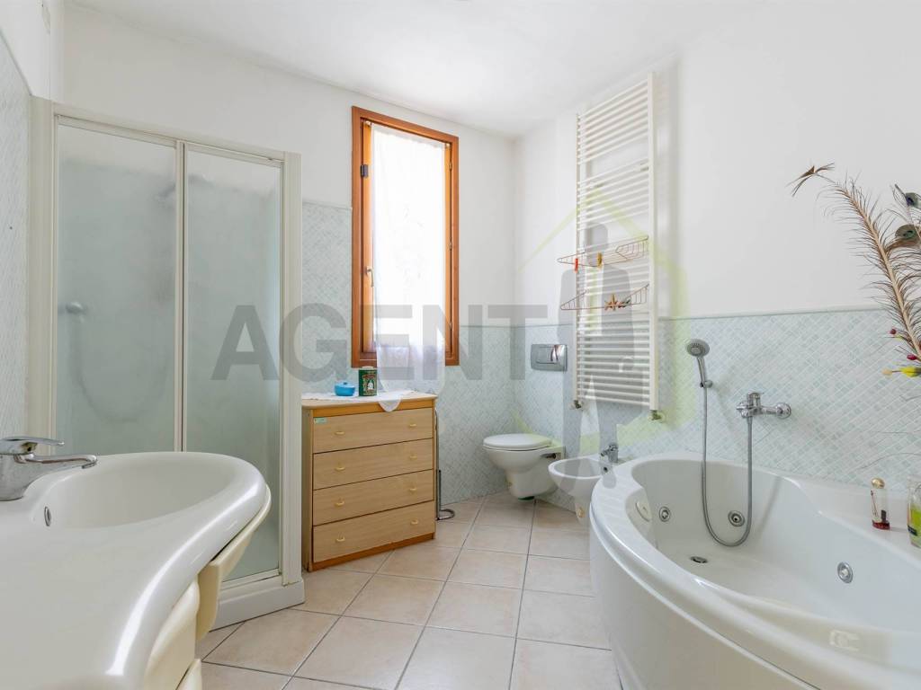 casa indipendente in vendita a Lugo