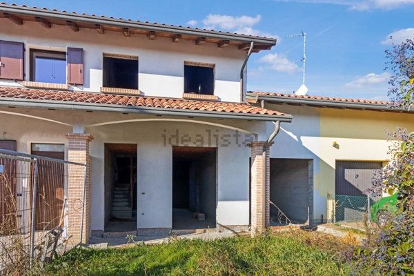 casa indipendente in vendita a Lugo in zona Voltana