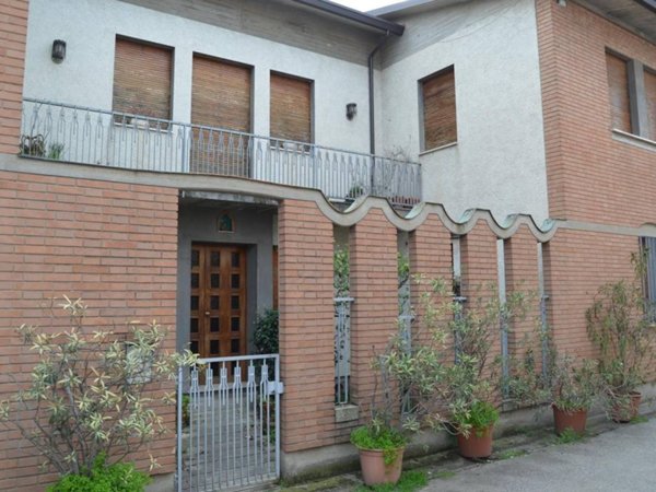 casa indipendente in vendita a Lugo