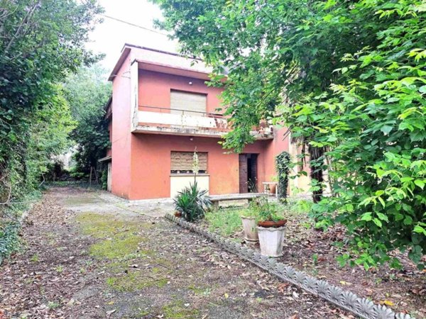 casa indipendente in vendita a Lugo in zona Voltana