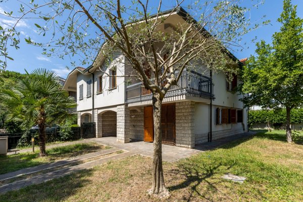 casa indipendente in vendita a Lugo