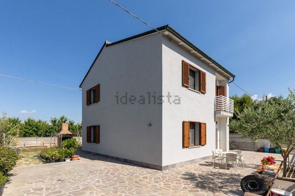 casa indipendente in vendita a Lugo