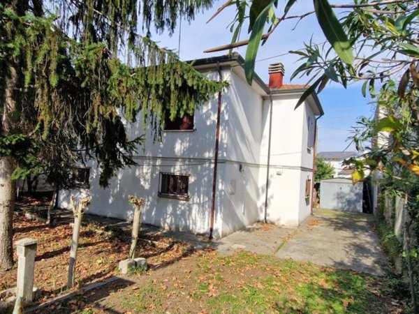 casa indipendente in vendita a Lugo