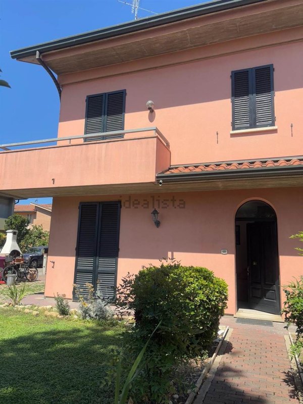 casa indipendente in vendita a Lugo