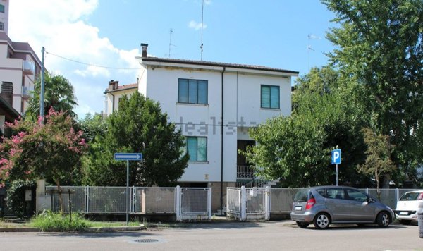 casa indipendente in vendita a Lugo