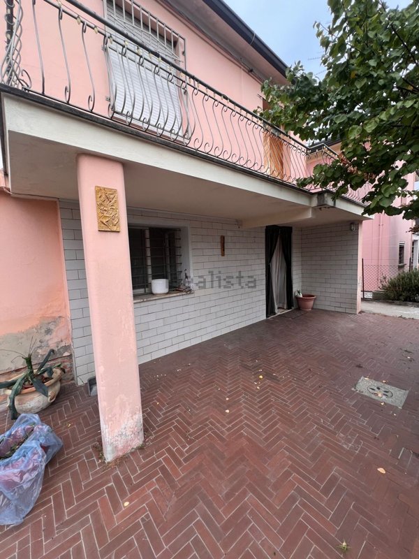 casa indipendente in vendita a Lugo