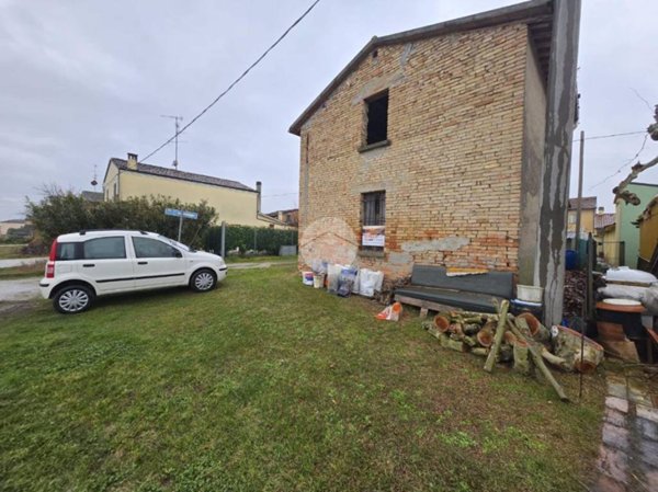 casa indipendente in vendita a Lugo in zona San Lorenzo