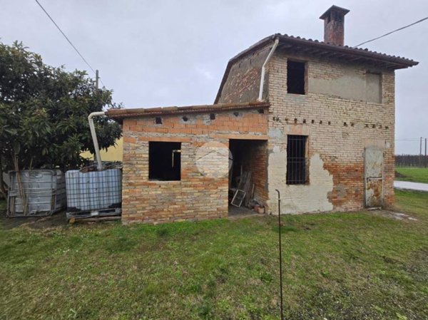casa indipendente in vendita a Lugo in zona San Lorenzo