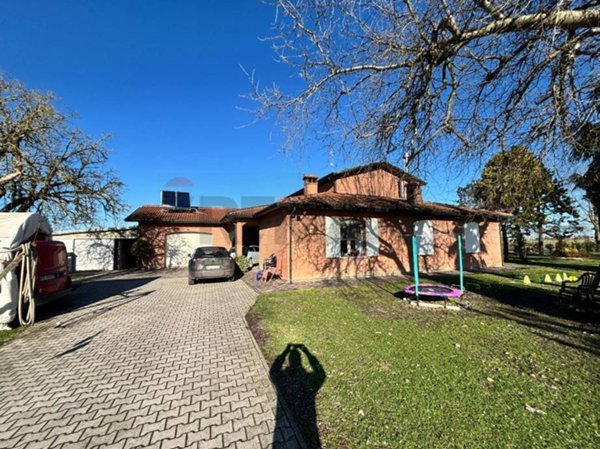 casa indipendente in vendita a Lugo