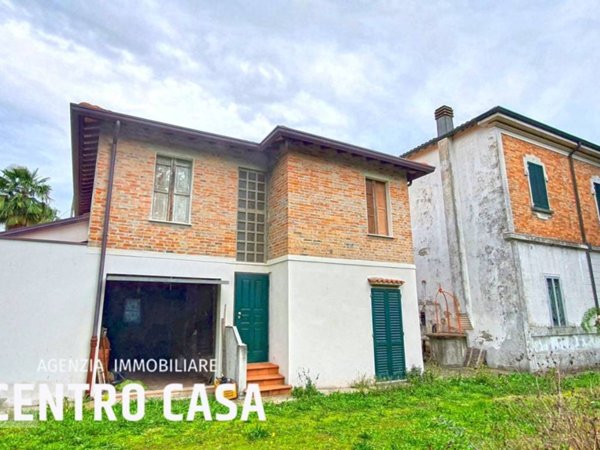 casa indipendente in vendita a Lugo in zona Villa San Martino