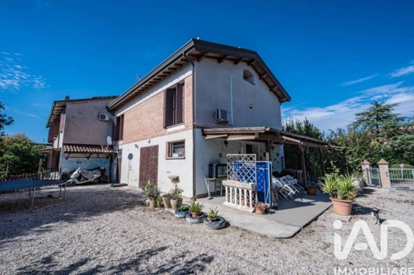 casa indipendente in vendita a Lugo in zona Voltana