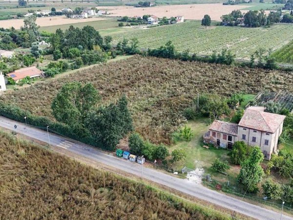 casa indipendente in vendita a Lugo in zona Voltana