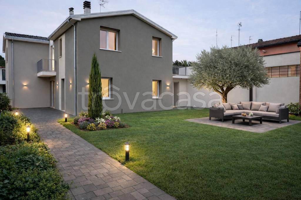 casa indipendente in vendita a Lugo