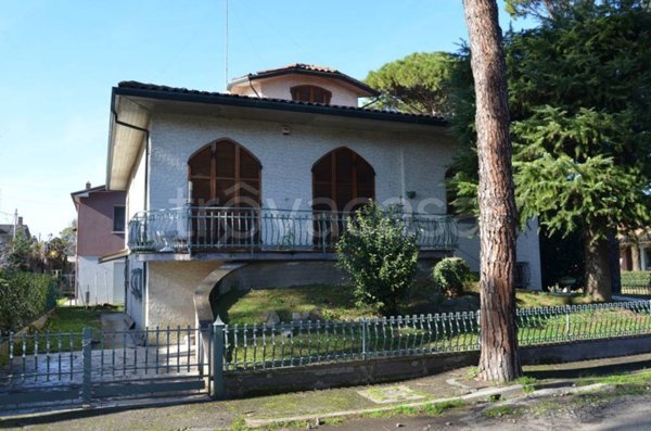 casa indipendente in vendita a Lugo