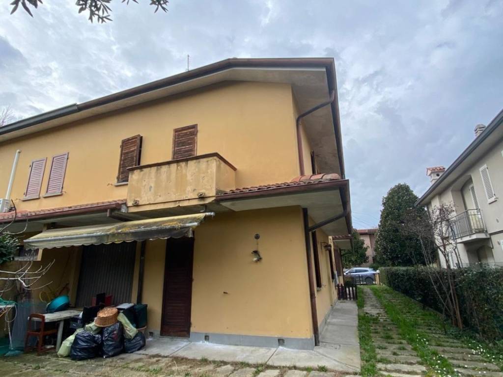 casa indipendente in vendita a Lugo