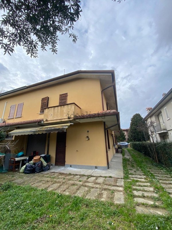 casa indipendente in vendita a Lugo