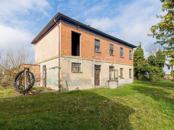 casa indipendente in vendita a Lugo