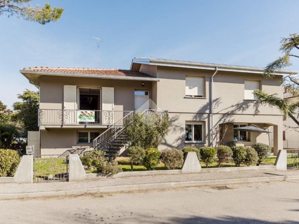 casa indipendente in vendita a Lugo