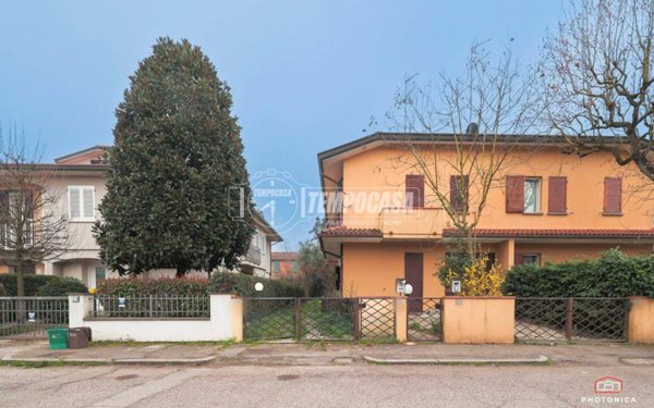 casa indipendente in vendita a Lugo
