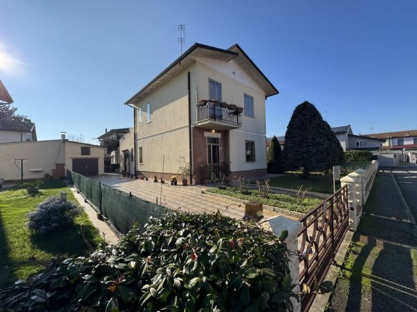 casa indipendente in vendita a Lugo