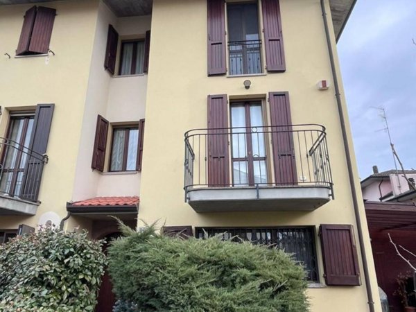 casa indipendente in vendita a Lugo