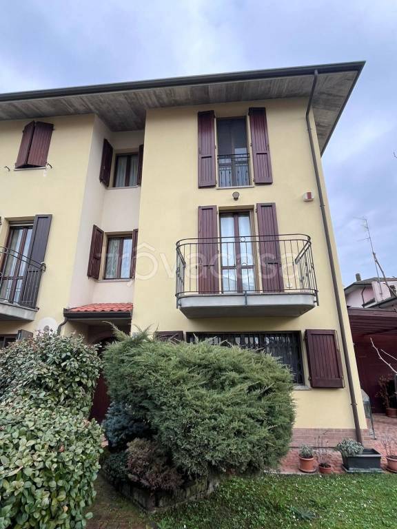 casa indipendente in vendita a Lugo