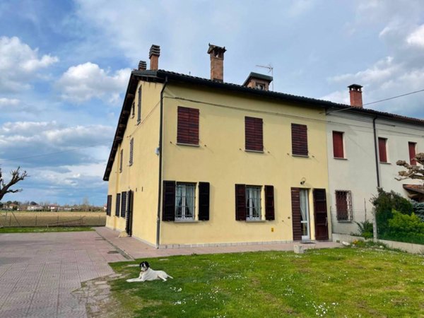 casa indipendente in vendita a Lugo in zona Voltana