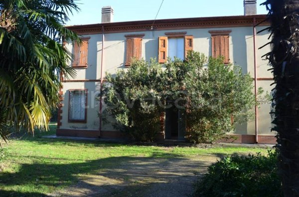 casa indipendente in vendita a Lugo
