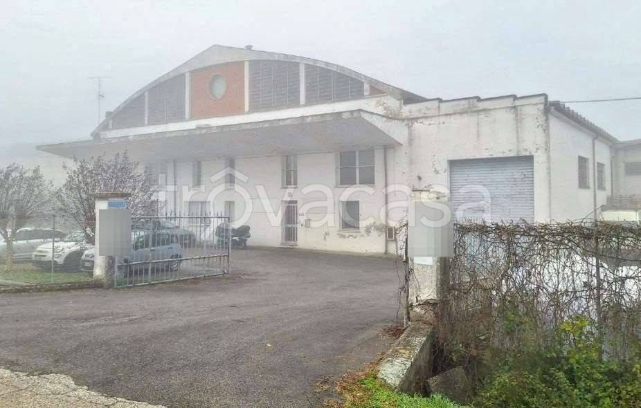 capannone in vendita a Lugo