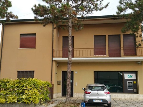 intera palazzina in vendita a Lugo in zona San Lorenzo