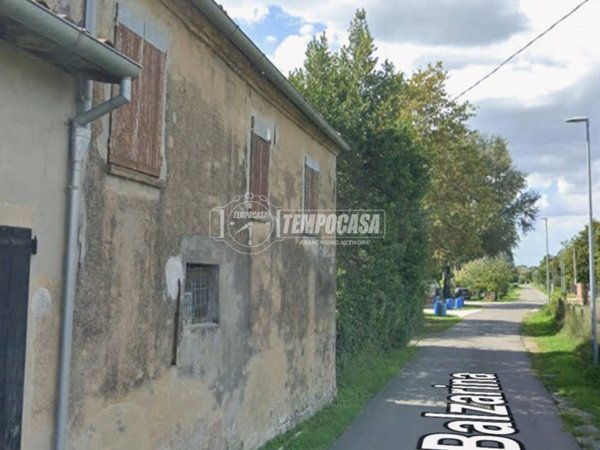 casa indipendente in vendita a Lugo