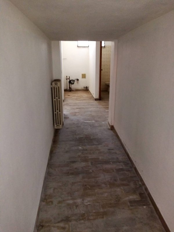 locale commerciale in vendita a Lugo