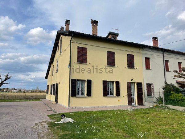 casa indipendente in vendita a Lugo in zona Voltana