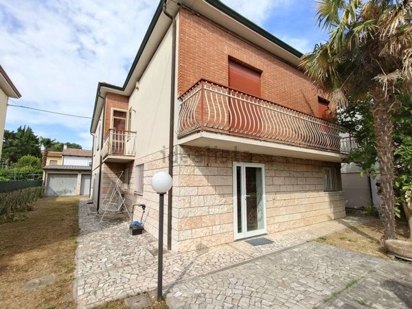 casa indipendente in vendita a Lugo