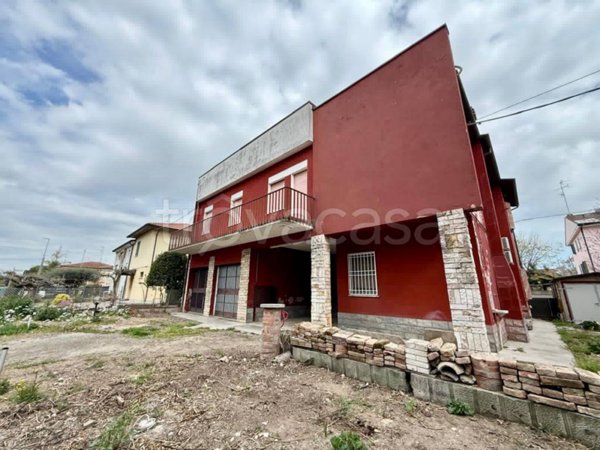 casa indipendente in vendita a Lugo