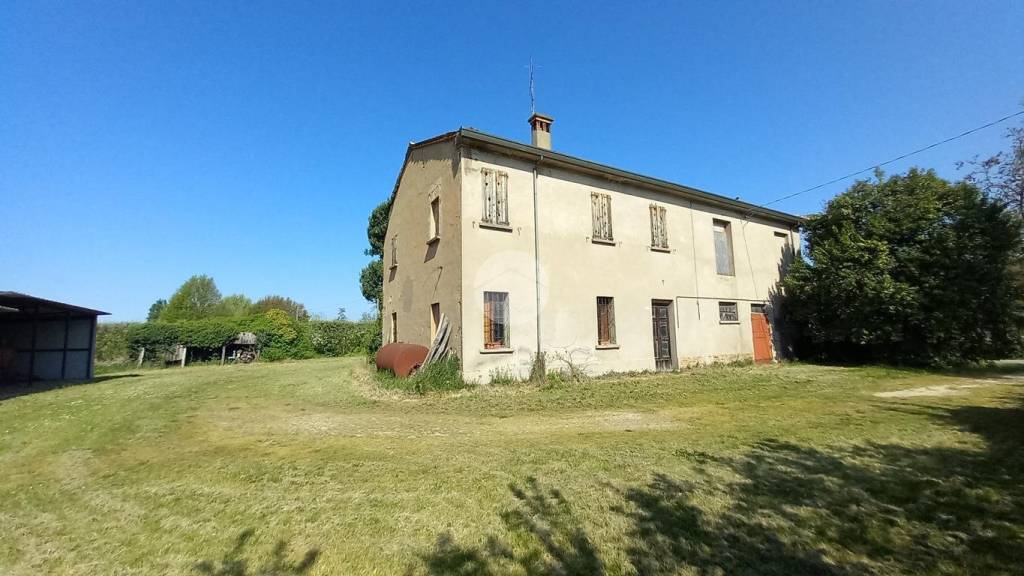 casa indipendente in vendita a Lugo