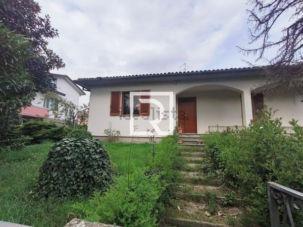 casa indipendente in vendita a Lugo
