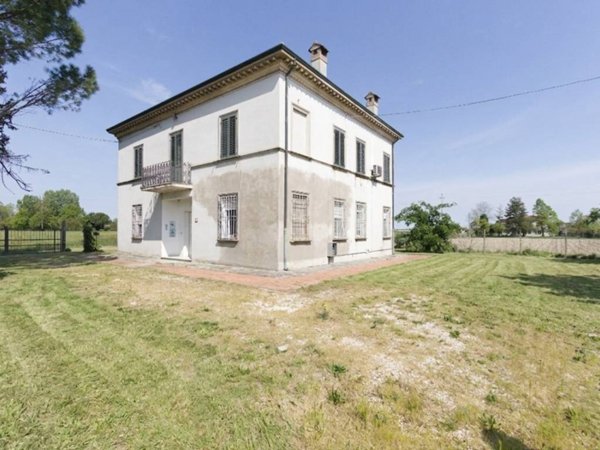 casa indipendente in vendita a Lugo in zona Ca' di Lugo