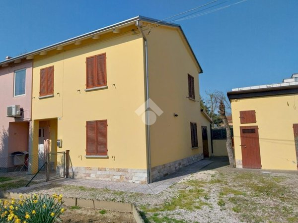 casa indipendente in vendita a Lugo
