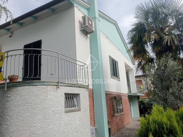 casa indipendente in vendita a Lugo