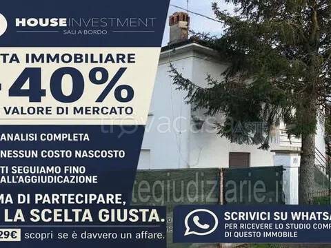appartamento in vendita a Lugo in zona Ducato di Fabriago