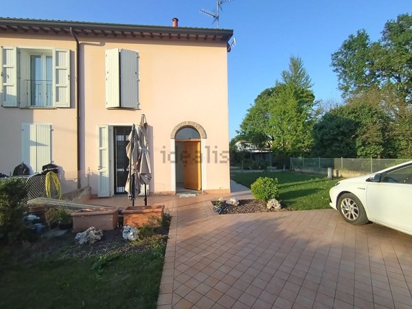casa indipendente in vendita a Lugo in zona Villa San Martino