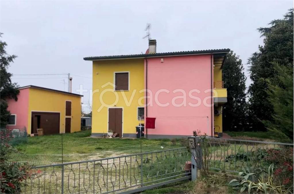casa indipendente in vendita a Lugo in zona Voltana