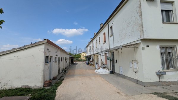 casa indipendente in vendita a Lugo in zona Voltana