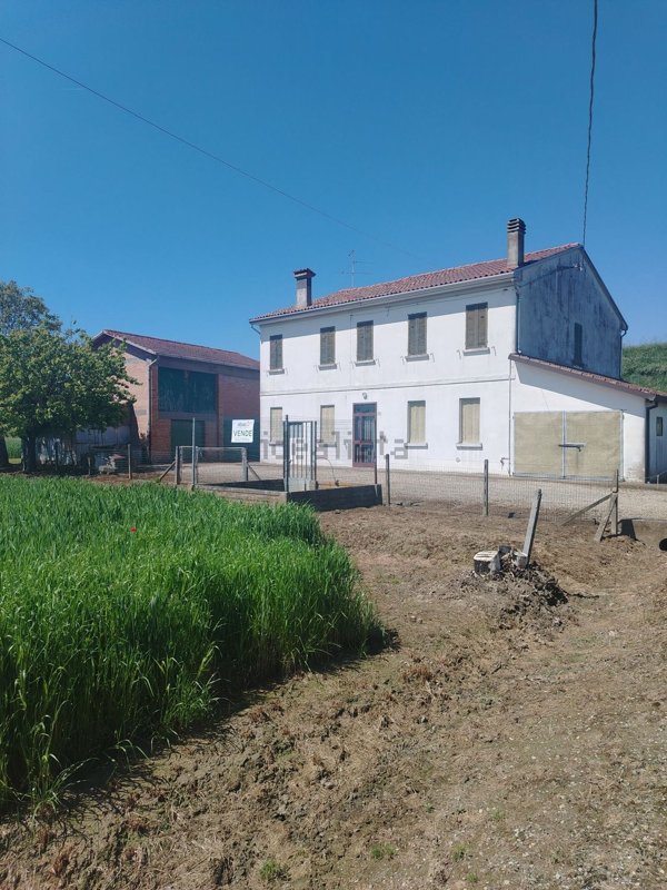 casa indipendente in vendita a Lugo in zona San Potito