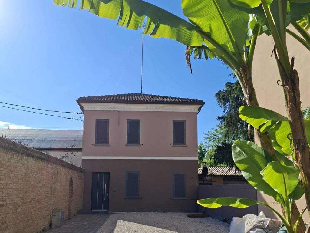 casa indipendente in vendita a Lugo