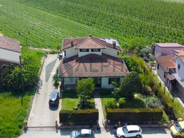 casa indipendente in vendita a Lugo