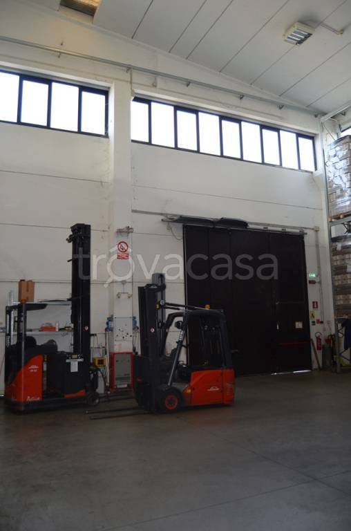 locale commerciale in vendita a Lugo