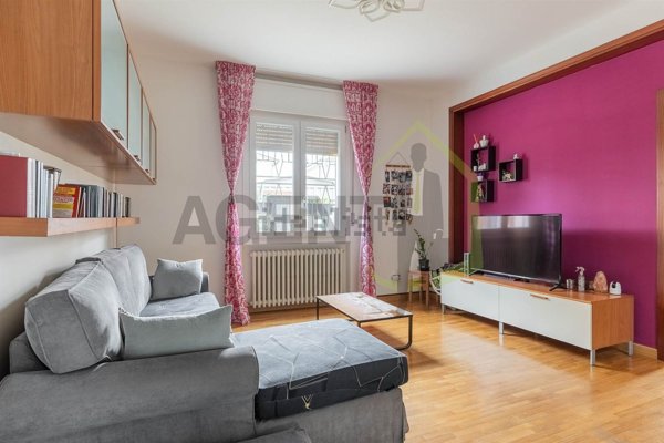 casa indipendente in vendita a Lugo