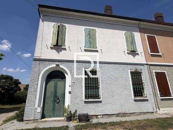 casa indipendente in vendita a Lugo in zona Voltana